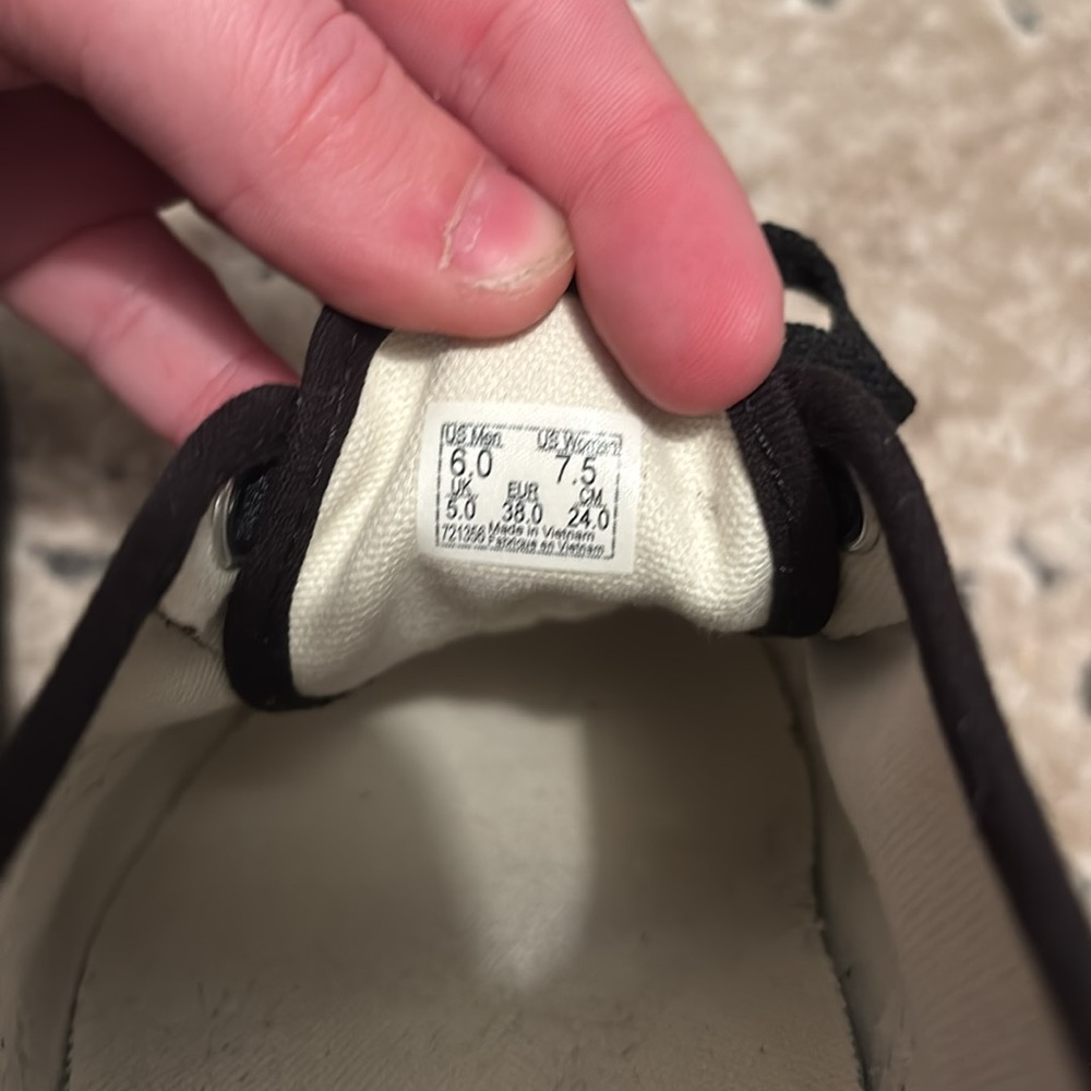 Black Vans - Picture 5 of 5